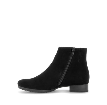 Bottines noires en daim