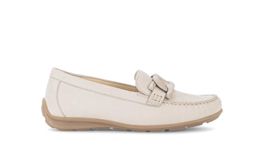 Mocassins crème en daim