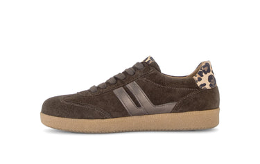 Baskets marron en daim