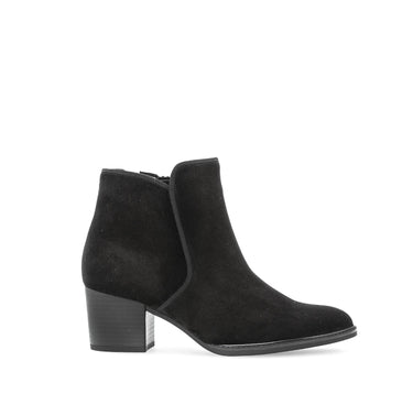 Bottines noires en daim