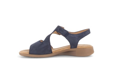 Sandales bleues en daim