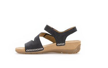 Sandales bleues en daim